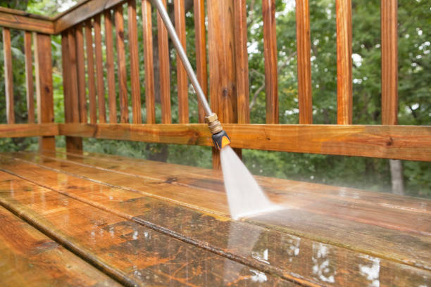 Best Deck Pressure Washing  in Spirit Lake, IA